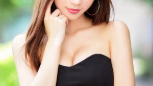 【動画】ロリ顔巨乳白人さん、思わずおっぱい丸出しになってしまうｗｗｗ