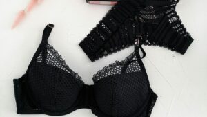 【画像】女の下着ってなんであんなムダに可愛いの？