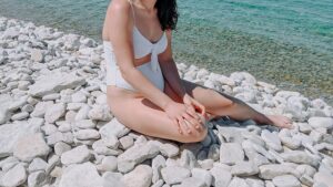 【画像】元NHKアナ、水着で爆乳解禁しててヤバすぎるｗｗｗ