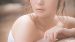 【画像】彼女と温泉旅行、ムチムチボディがエロくて耐えられん