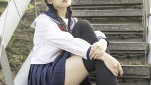 【画像】パンチラJKが階段に座ってたら、即ハメ不可避ｗｗｗ