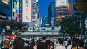 【画像】電車に現れたドスケベ痴女ｗｗｗ