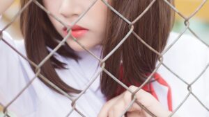 【画像】巨乳JKの身体w