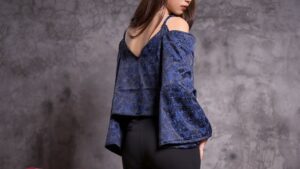 【画像】ボディラインが丸わかりなデカケツ女子大生ｗ