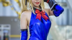 【画像】巨乳レイヤーがほぼ裸ｗｗｗ