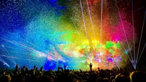 【画像】ライブで張り切り過ぎてパンツ丸見えになる声優ｗ