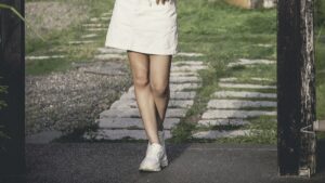 【画像】ドスケベ女性のスカートの中身がエロすぎるｗｗｗ