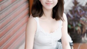 【画像】女さん、見せてはいけない毛が見えてしまうｗｗｗ