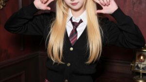 【画像】制服ギャル、お尻見えてるｗｗｗ