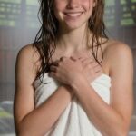 【画像】山形の温泉PR美人モデル、乳首ポロリ写真を広報に使われてしまうｗｗｗ