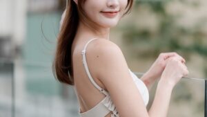 【画像】乳だけで覇権とれそうなロリコン見つかるwww